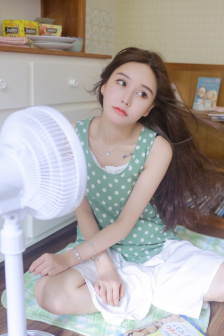 交换玩弄两个美妇教师韩国电影